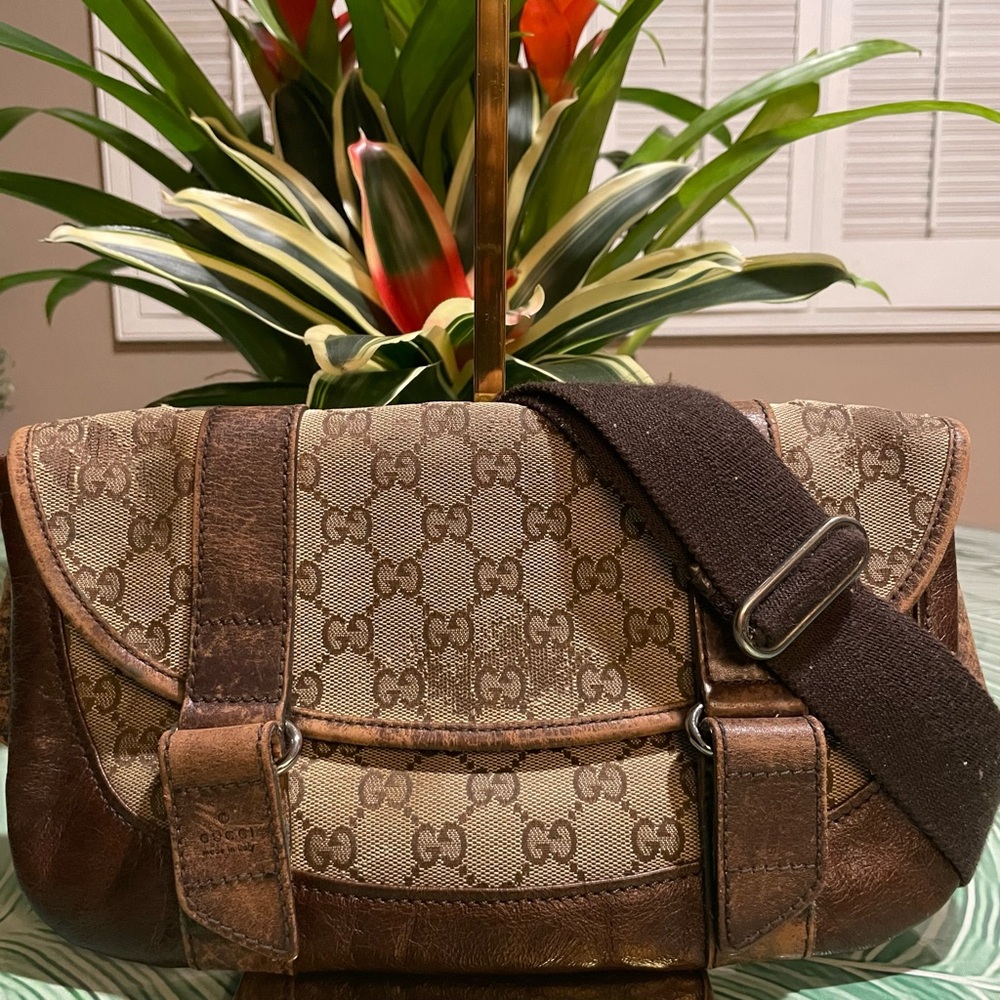 Authentic - Vintage GUCCI leather and canvas bum/sling bag